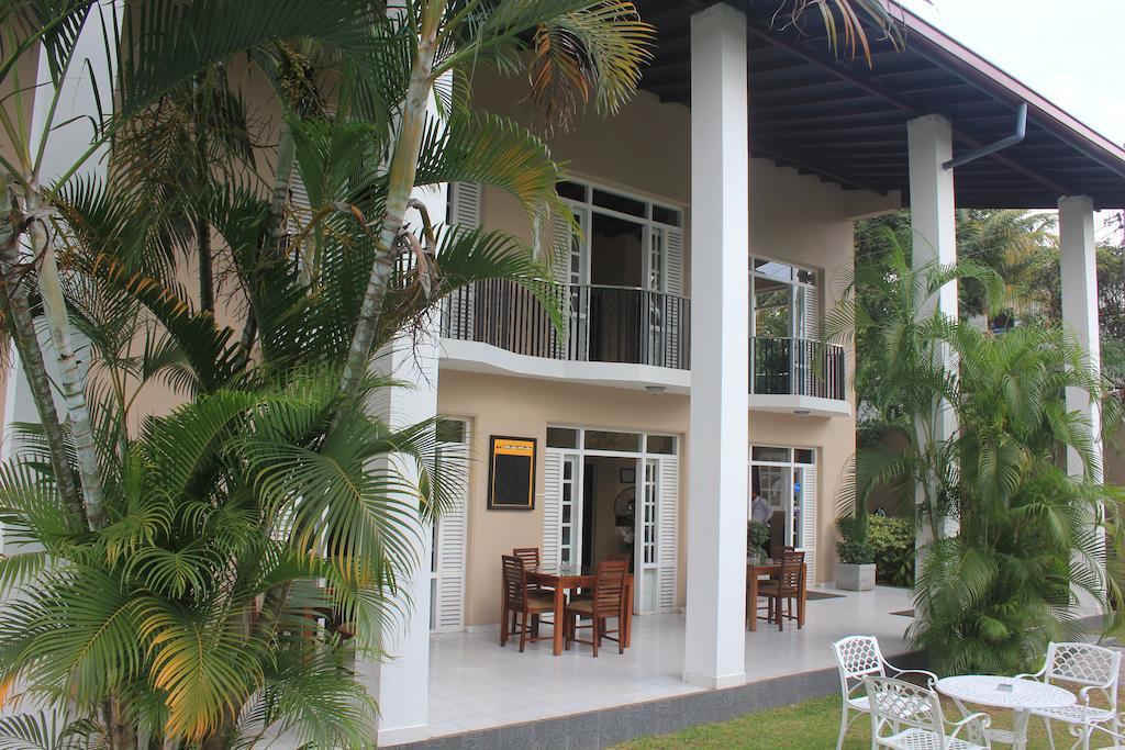 Grand 7 Hotel Thalawathugoda Talawatugoda Luaran gambar