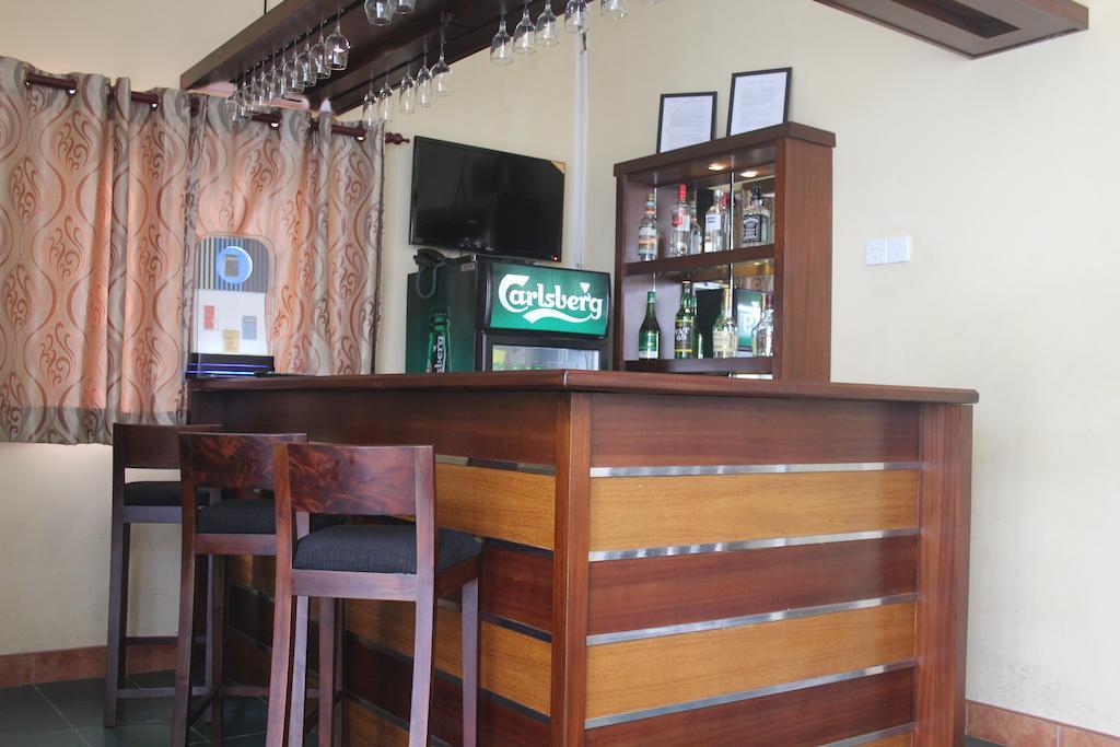 Grand 7 Hotel Thalawathugoda Talawatugoda Luaran gambar