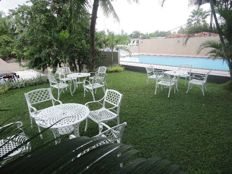 Grand 7 Hotel Thalawathugoda Talawatugoda Luaran gambar