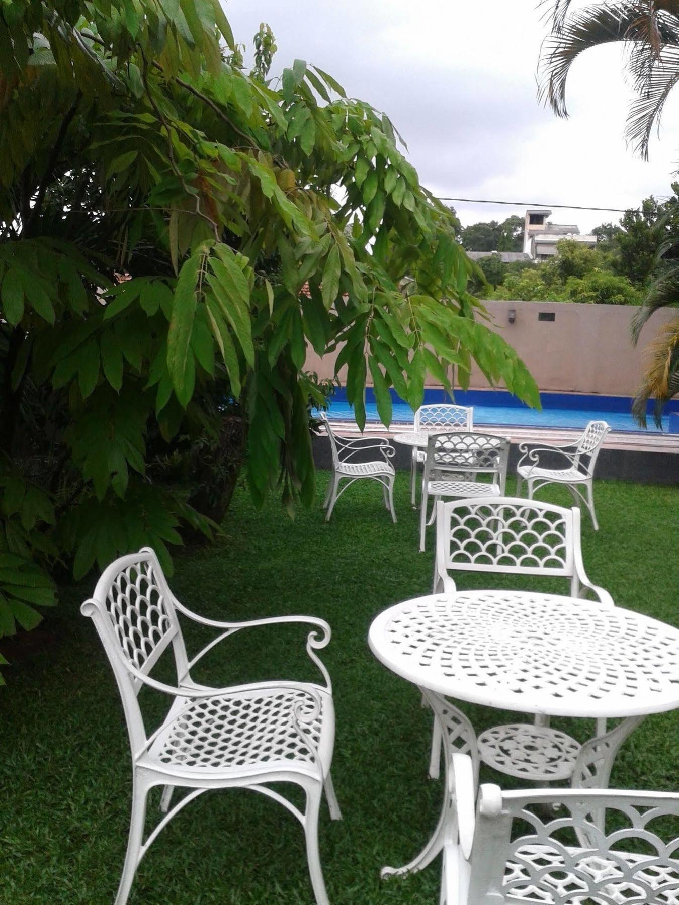Grand 7 Hotel Thalawathugoda Talawatugoda Luaran gambar